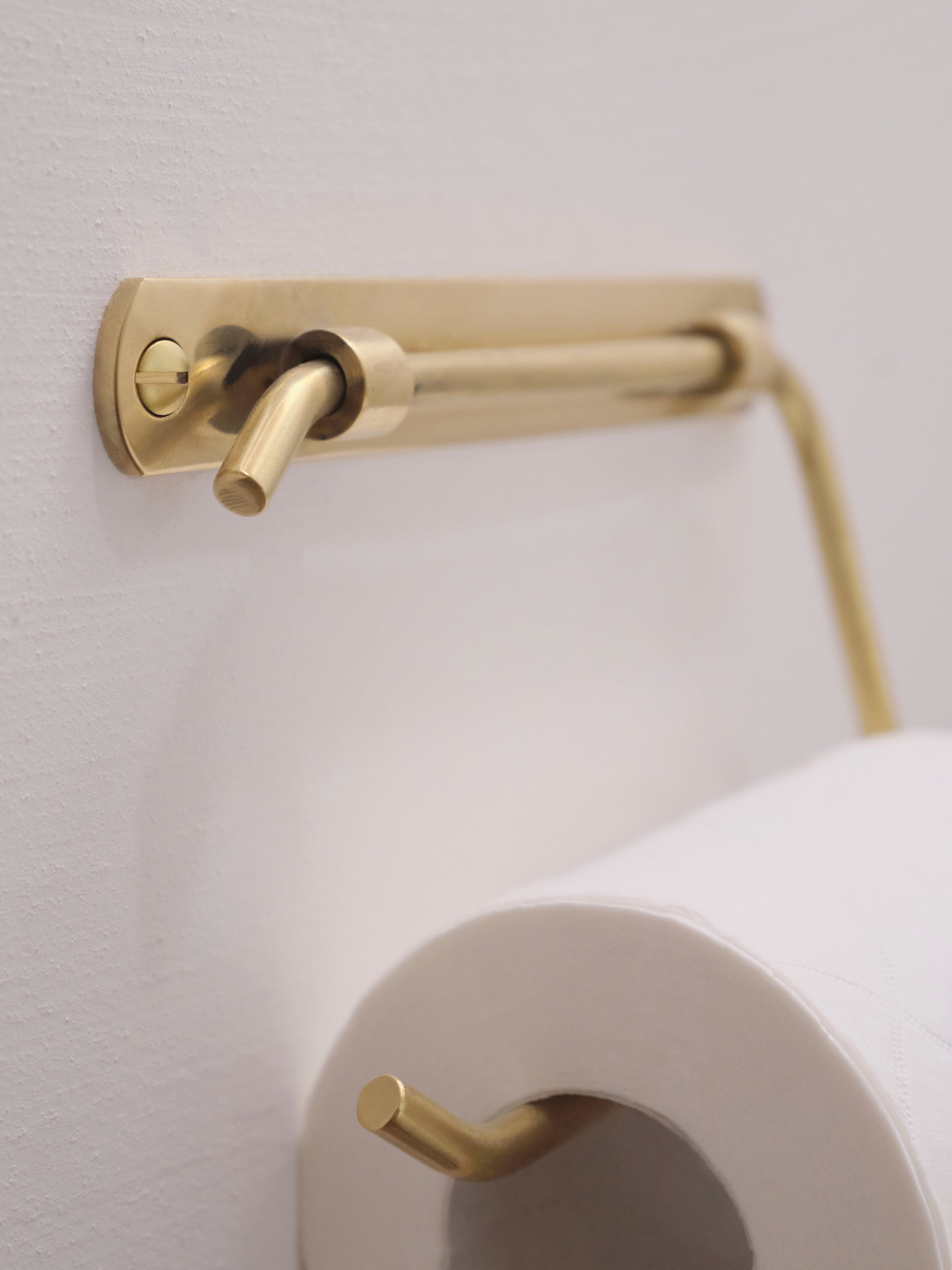 Classic Paper Holder