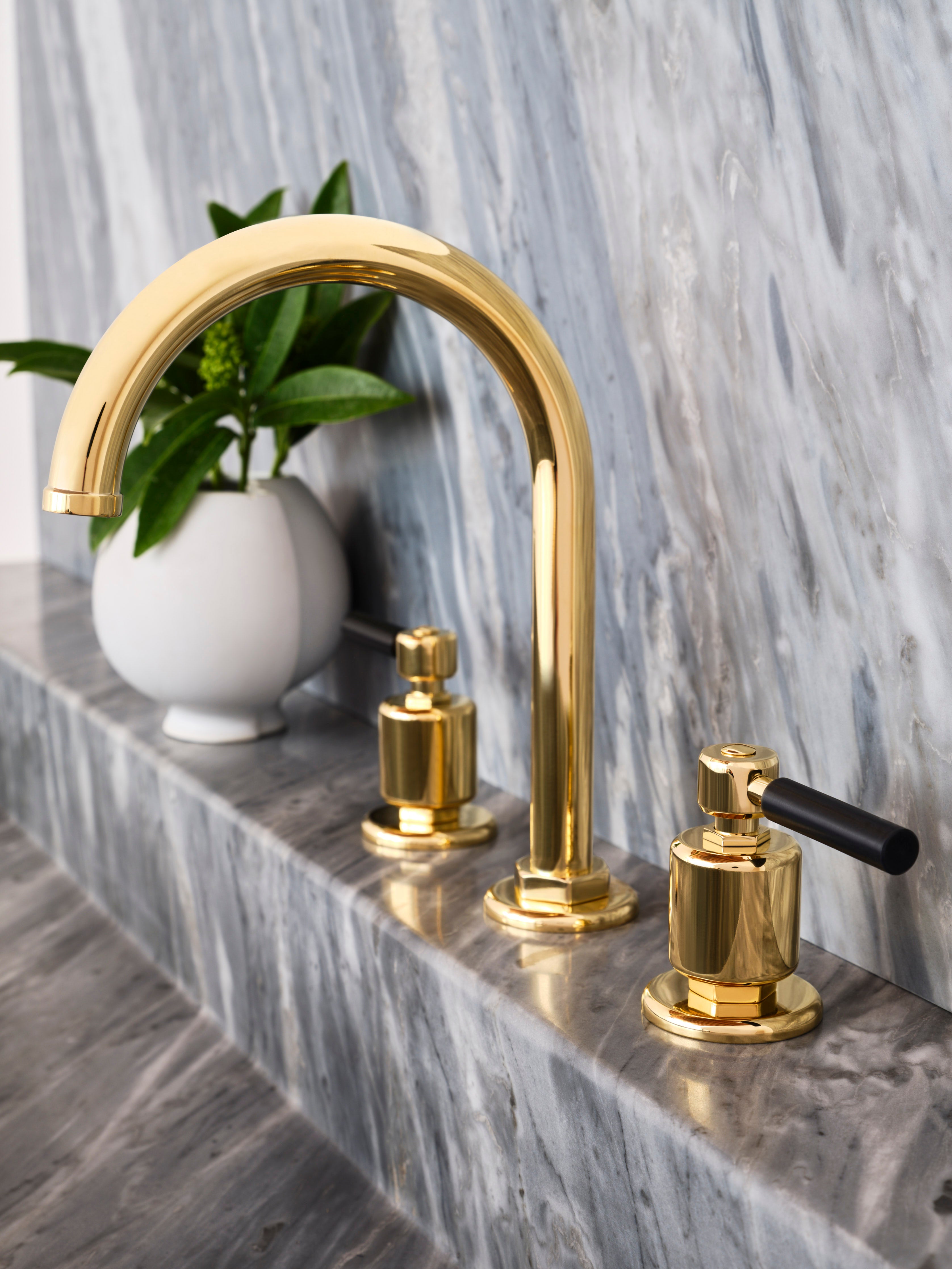 Double Vanity Basin Suite